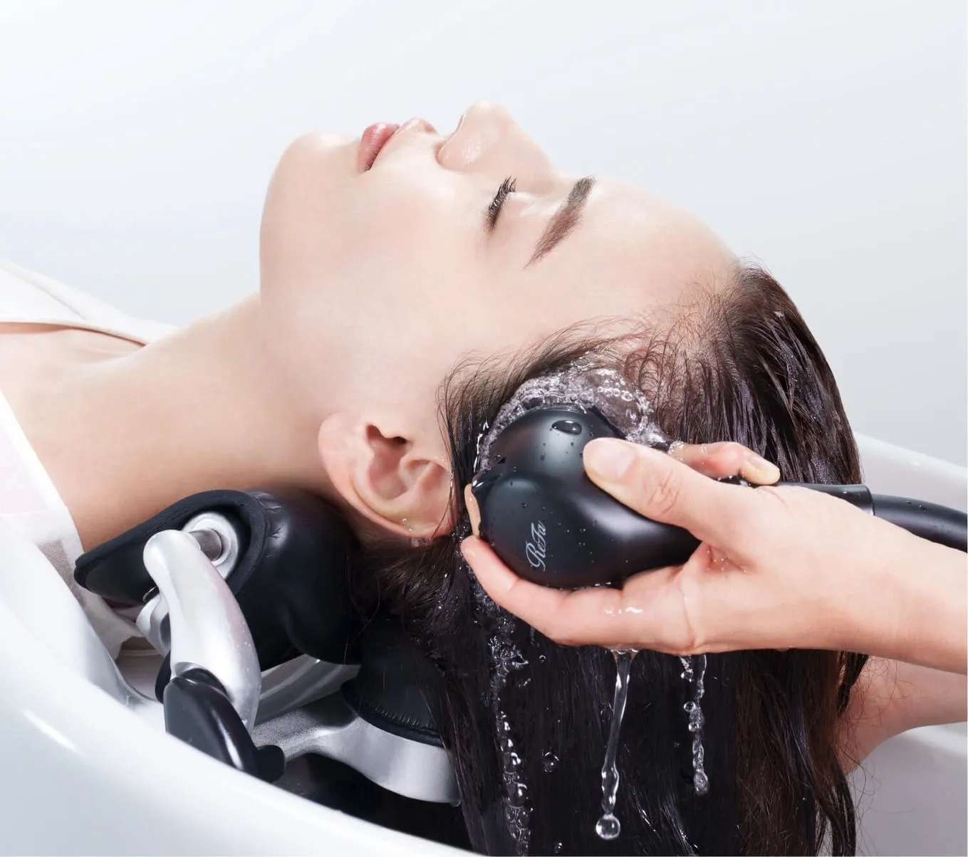 髪質や骨格などに合った施術を提供